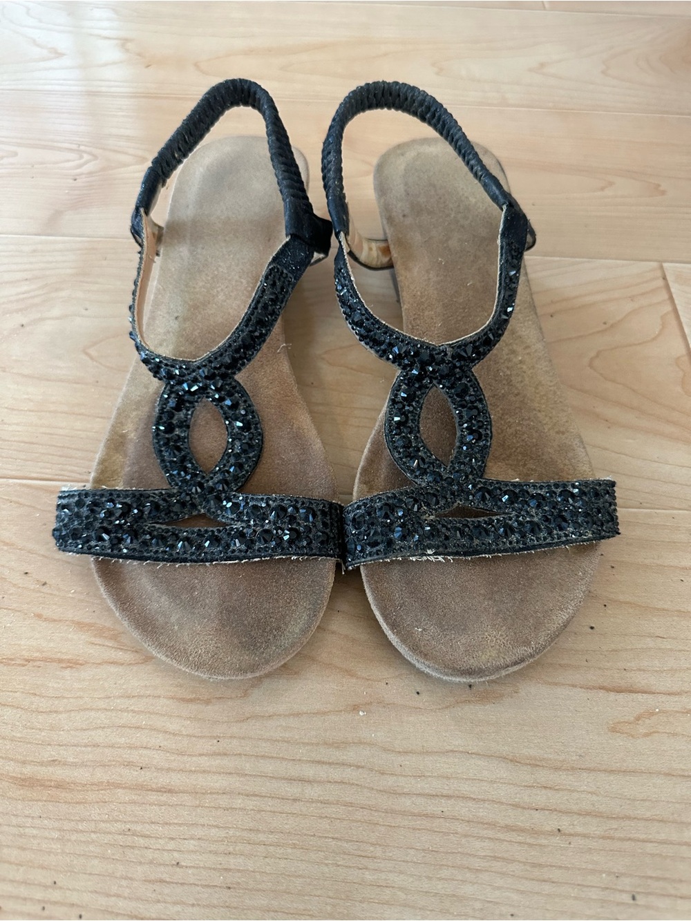 🌺 2/$20 Black Beaded T-Strap Slingback Sandals size 37